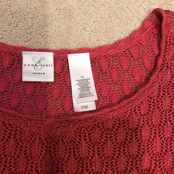 Red shirt - Picture 3 of 3